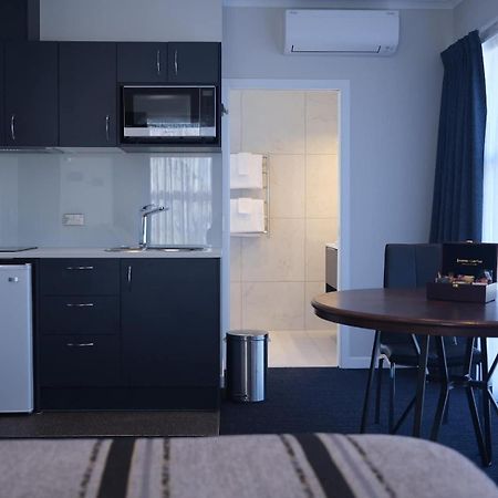 Hamilton Motel Екстериор снимка