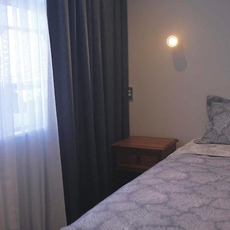 Hamilton Motel Екстериор снимка